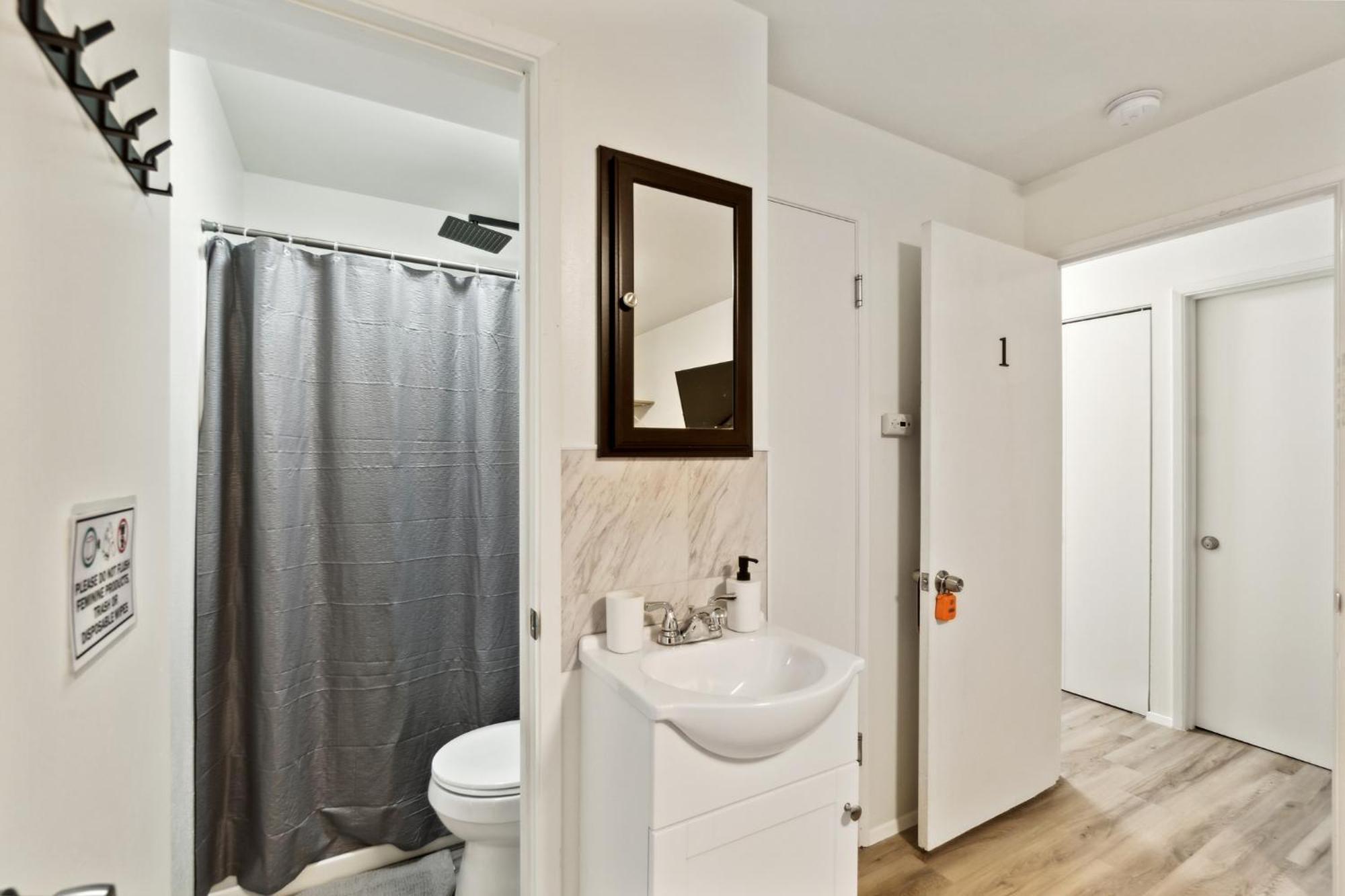 Central Bellevue Guesthouse Екстер'єр фото
