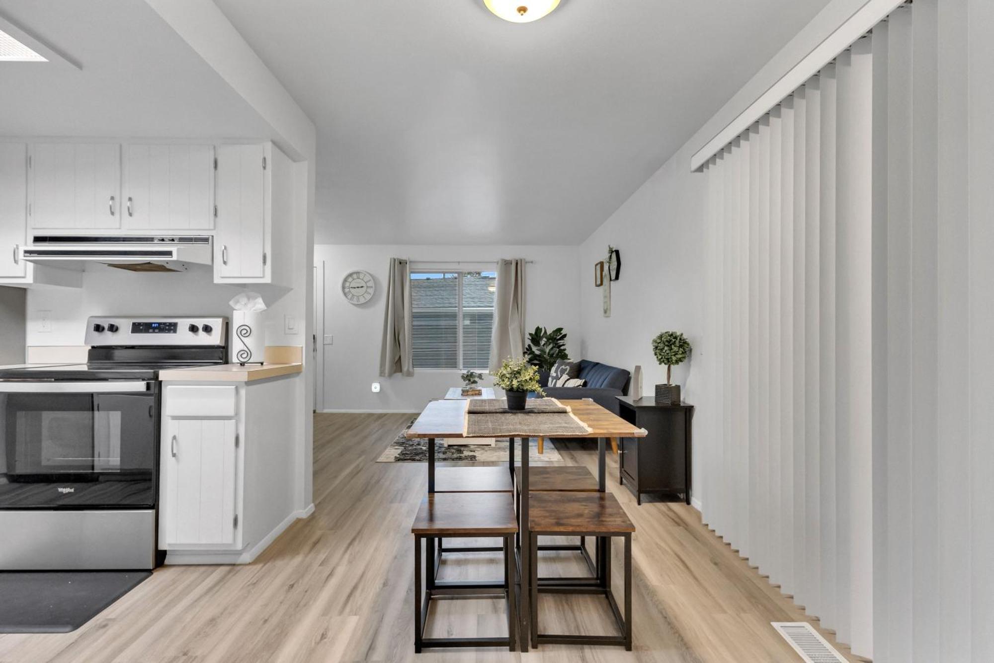 Central Bellevue Guesthouse Екстер'єр фото